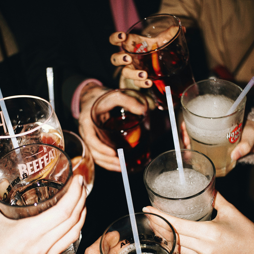 Drankje? — ronde samenstellen en delen aan de bar